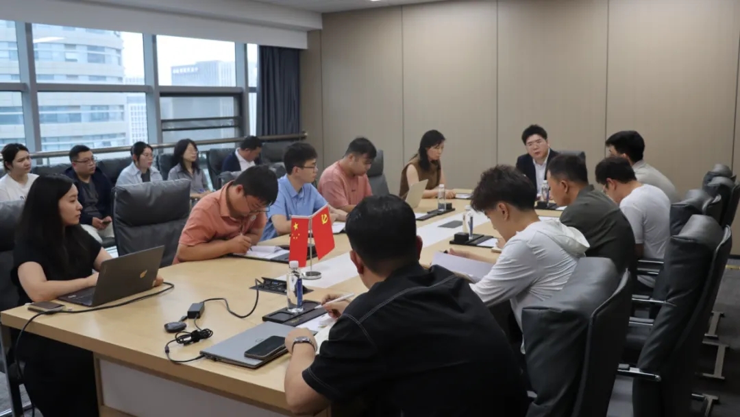 筑牢风控防线 护航上市征程——中联即送2025年风险管理年中工作会议