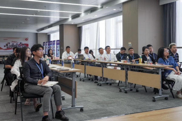 要闻 | 中联即送召开核心事业部2025半年度专项复盘会